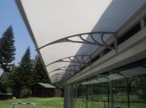 גגון כניסה לבית - קל גג