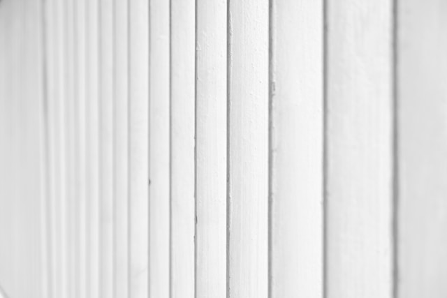 השפעת עיצוב הגדר על אסתטיקה וסגנון גינה