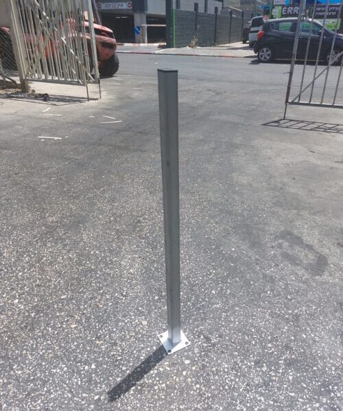 עמוד לגדר 40*40 מ"מ מגולוון